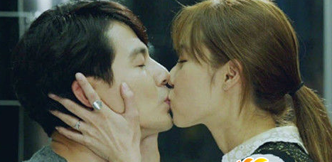 那些令人脸红心跳的吻戏照片