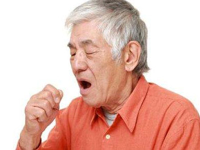 60岁男子气管卡住鸡骨头 异物卡喉怎么办