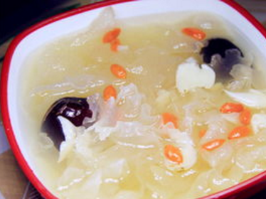 银耳红枣枸杞汤的禁忌