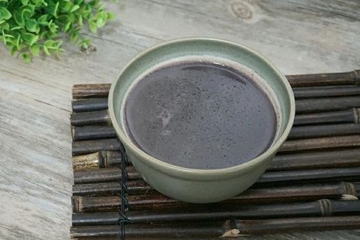 有关芝麻黑米黑豆浆的功效和做法详解