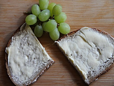 bread-and-butter-3206789__340_副本.jpg