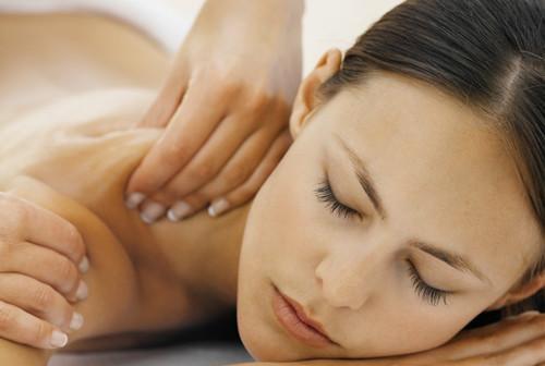 腰椎按摩不当 可能导致瘫痪(1)