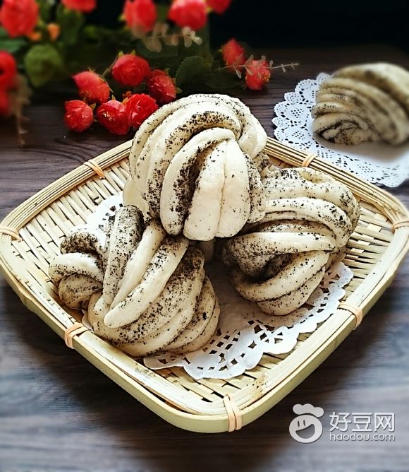 黑芝麻盐花卷