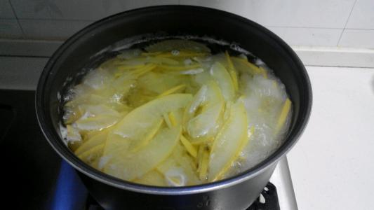 柚子皮煮水的功效