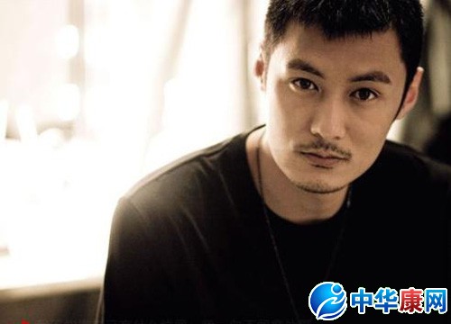 据香港媒体报道,近日香港娱乐圈传出,一名y男星患上绝症艾滋病,网传